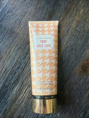Victoria's Secret That Cozy Life Lotion - Peach & Gold Houndstooth